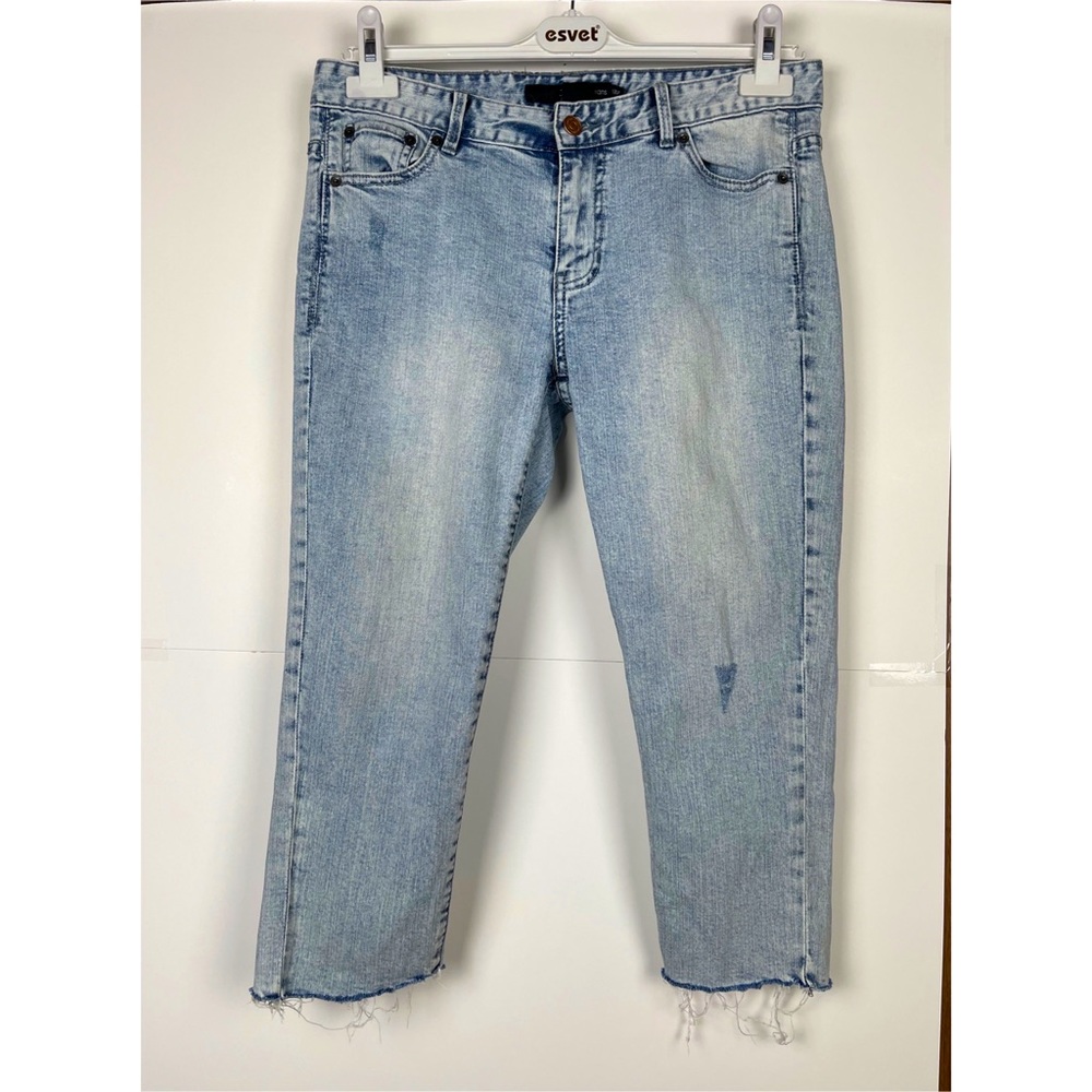 Calvin Klein Light Wash  Distressed Raw Hem Cropped Jeans Size 29/8p